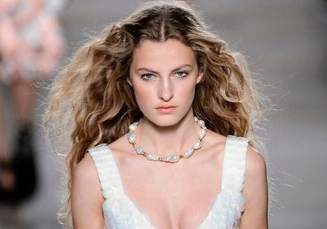 La última innovación en rizadores automáticos para hacer ondas: no pesa, no quema el cabello y es muy sencillo de usar